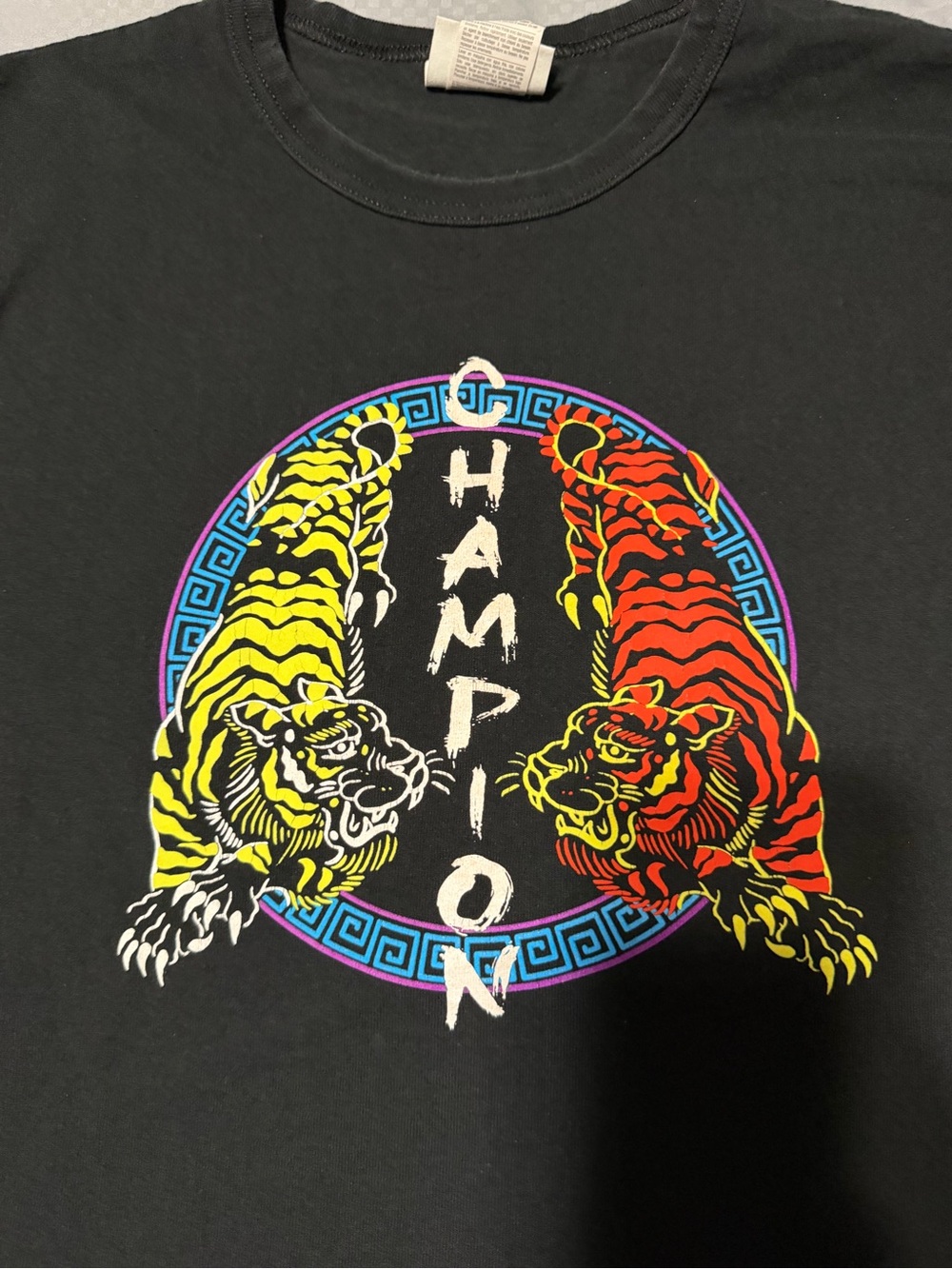 Size XL - Champion Two Tiger Black T-Shirt Short Sleeved - Picture 4 of 7